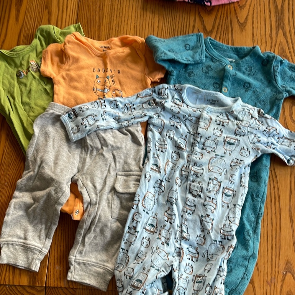 Small lot 9 months clothes 5 items